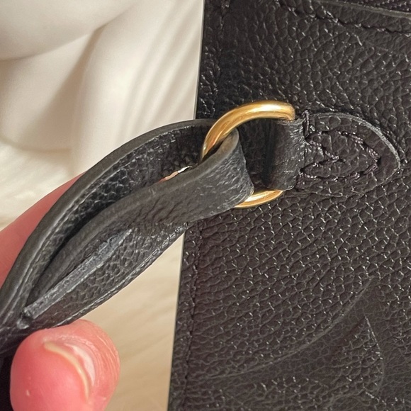 Louis  Vuitton Pouch ❤️❤️ NWT SOLD - Picture 3 of 10